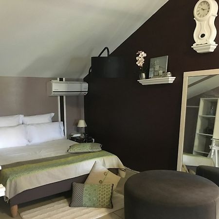House With 5 Rooms In Etang Sale, With Wonderful Mountain View, Enclos Luaran gambar